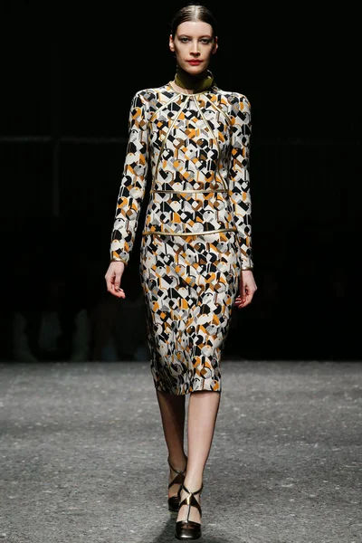 Look 35
